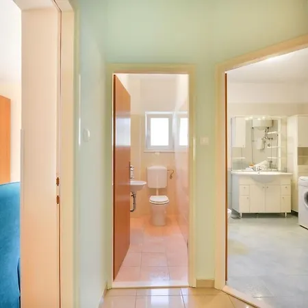 Apartment Insula *